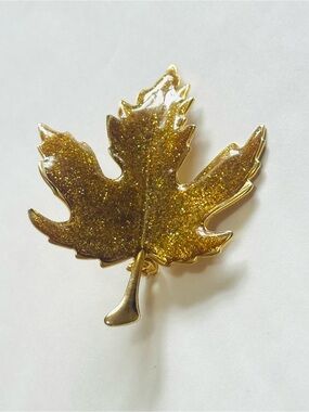 NWOT Vintage Large Gold Glitter Maple Leaf Brooch